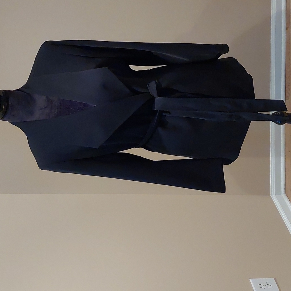 A Woman's Coat - Picture 2 of 5